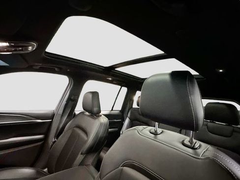 New 2025 Jeep Grand Cherokee Limited image 24