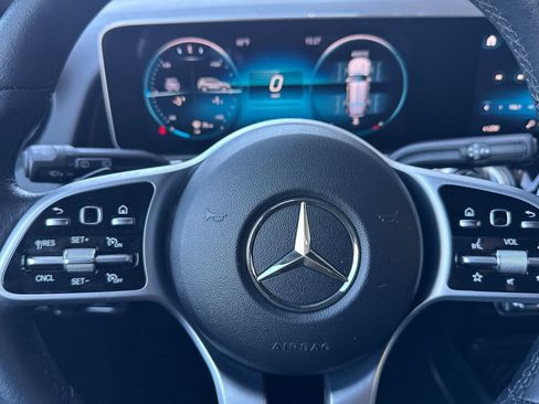 Used 2020 Mercedes-Benz GLB 250 4MATIC image 23