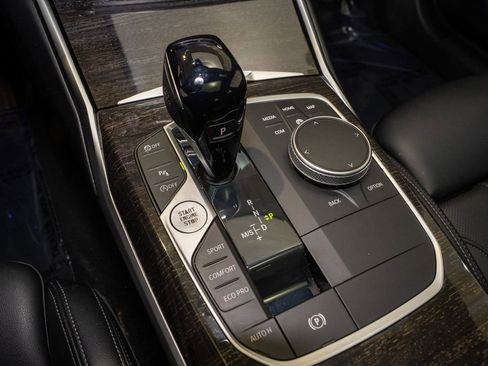 Used 2022 BMW 330i xDrive Sedan w/ Convenience Package image 18