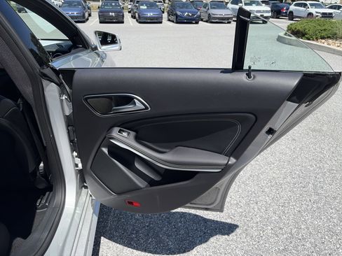 Used 2016 Mercedes-Benz CLA 250 image 22