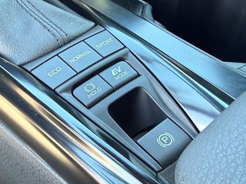 Certified 2025 Toyota Camry SE w/ Convenience Package image 28