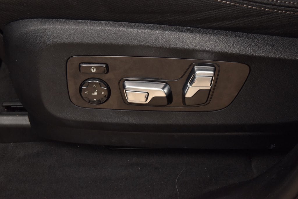 Used 2024 BMW X7 xDrive40i w/ M Sport Package AWD/4WD image 34