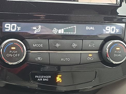 Certified 2022 Nissan Rogue Sport SL image 23