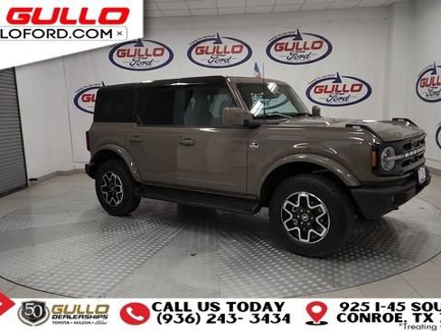 Used 2025 Ford Bronco Outer Banks image 2