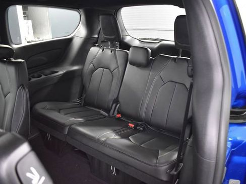 New 2026 Chrysler Pacifica Select image 31