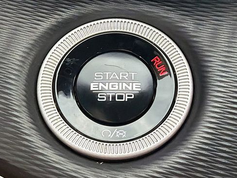 Used 2024 Jeep Grand Cherokee Altitude image 34