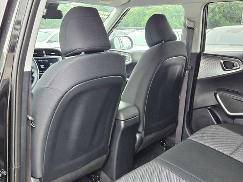 Used 2025 Kia Soul LX w/ LX Technology Package image 15
