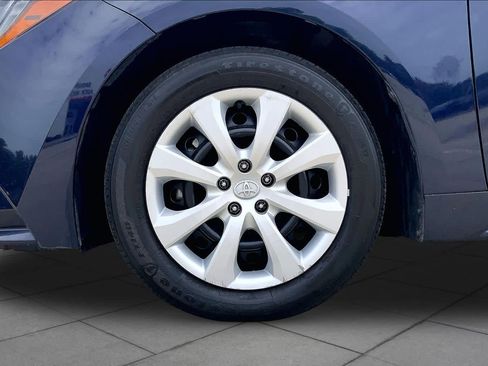 Used 2024 Toyota Corolla LE FWD image 11