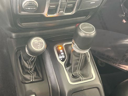 Used 2022 Jeep Gladiator Overland w/ Popular Equipment Package image 17