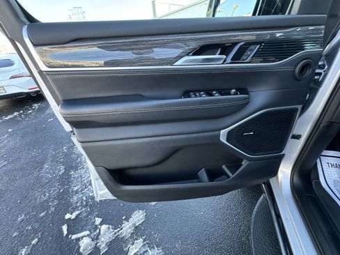 Used 2022 Jeep Wagoneer Series III w/ Convenience Group I image 23