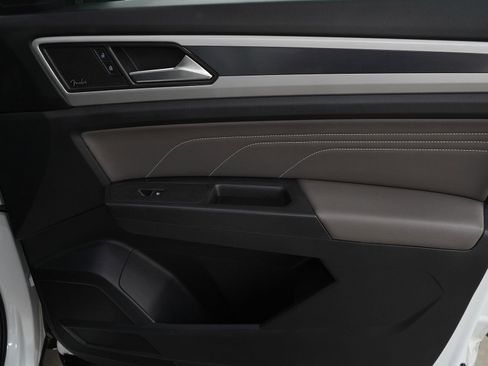 Used 2023 Volkswagen Atlas Cross Sport SEL Premium R-Line AWD/4WD image 9