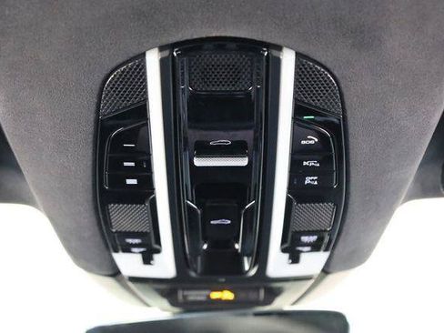 Used 2023 Porsche Cayenne Turbo AWD/4WD image 34