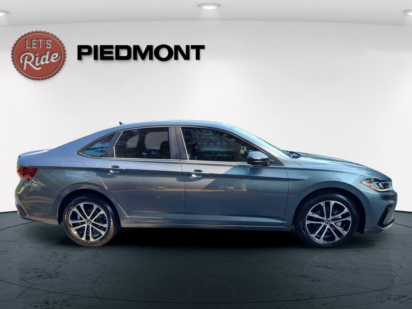 Used 2025 Volkswagen Jetta Sport FWD image 4