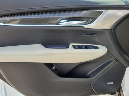 Used 2023 Cadillac XT6 Sport w/ Technology Package AWD/4WD image 28