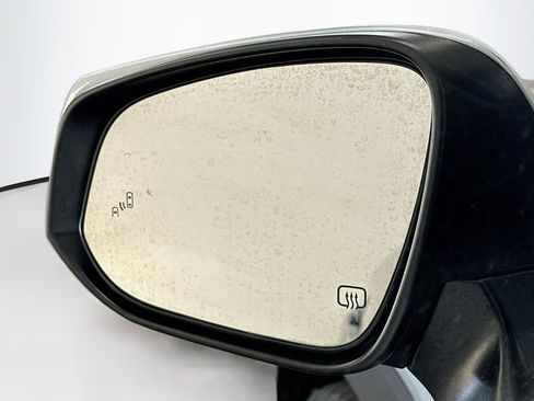 Used 2024 Toyota Corolla Cross XLE w/ Convenience Package image 16