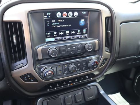 Used 2017 GMC Sierra 2500 Denali w/ Duramax Plus Package AWD/4WD image 7