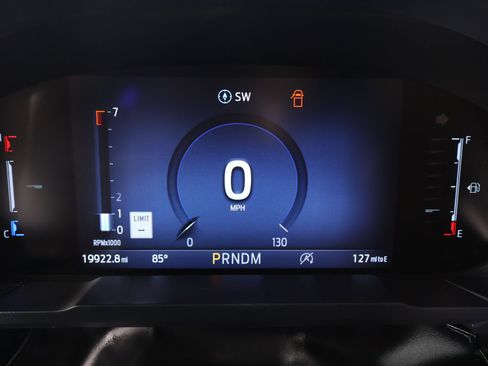 Used 2025 Ford Maverick Lobo AWD/4WD image 4
