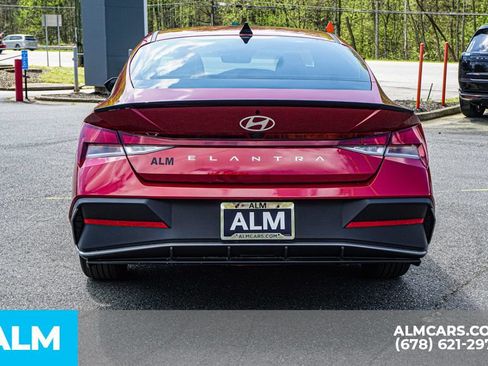 Used 2025 Hyundai Elantra Sport FWD image 10