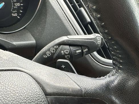 Used 2017 Ford Escape Titanium image 30