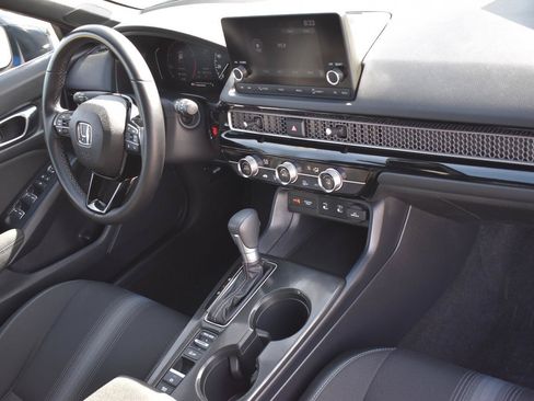 Used 2025 Honda Civic Sport image 13