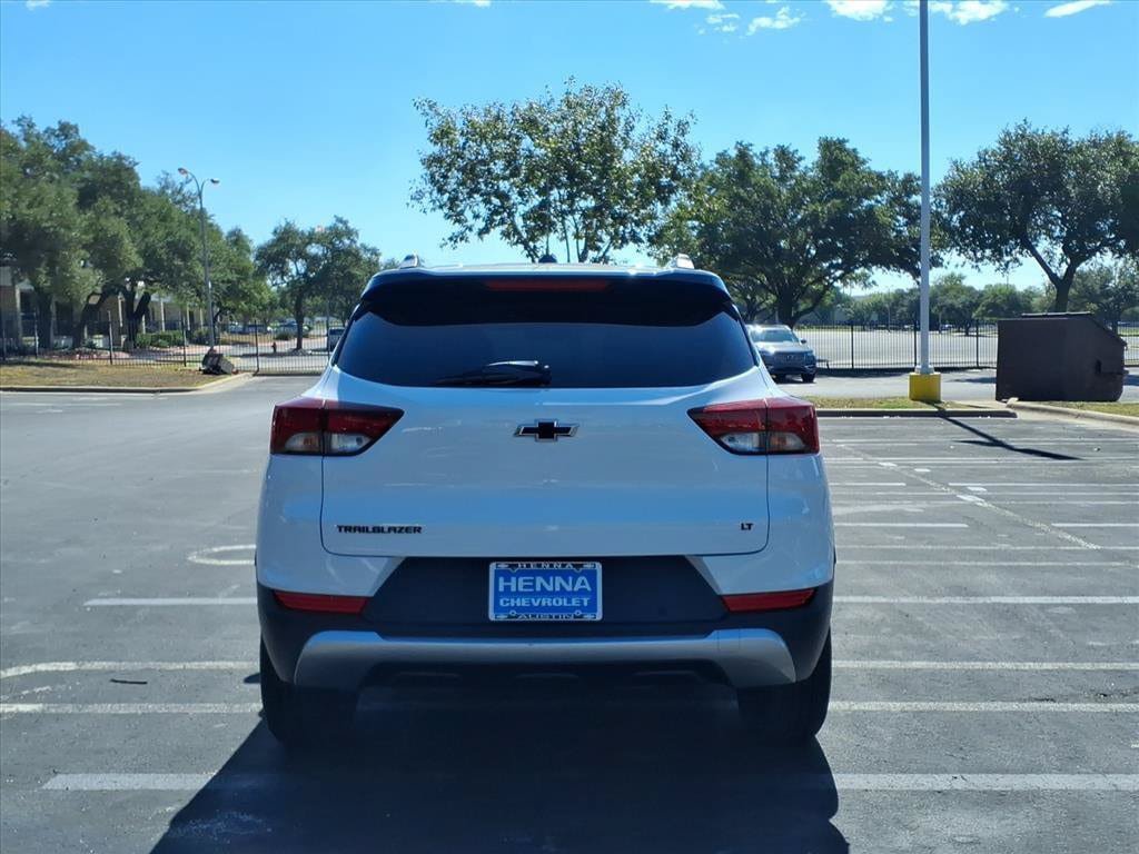 Used 2021 Chevrolet TrailBlazer LT w/ Premium Seating Package FWD image 7