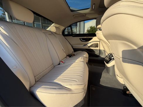 Used 2022 Mercedes-Benz S 500 4MATIC image 8