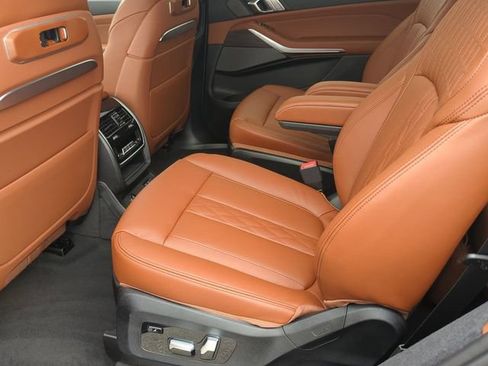 Used 2026 BMW X7 xDrive40i w/ M Sport Package AWD/4WD image 15