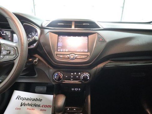 Used 2023 Chevrolet TrailBlazer LS FWD image 12