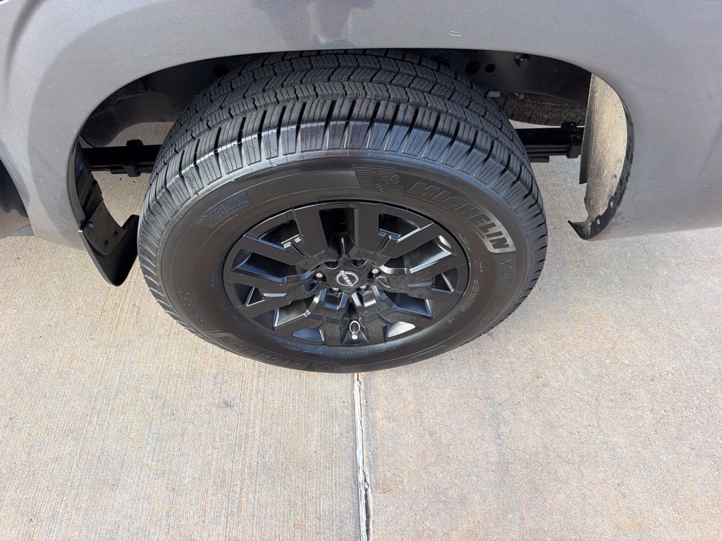 Used 2022 Nissan Frontier SV RWD image 9