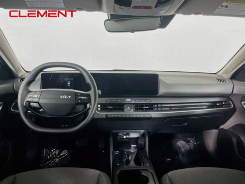 Used 2025 Kia K4 FWD image 11