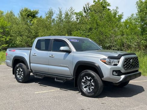 Used 2022 Toyota Tacoma TRD Off-Road AWD/4WD image 1