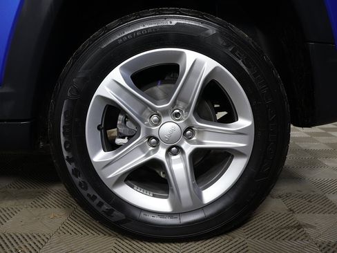 Used 2023 Jeep Compass Latitude w/ Sun and Sound Group image 19