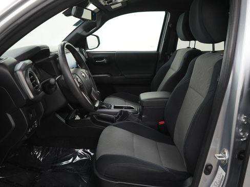 Used 2022 Toyota Tacoma TRD Off-Road image 17