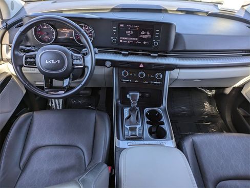 Used 2024 Kia Carnival LX image 24
