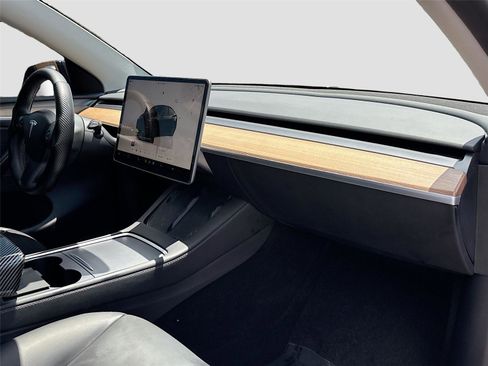 Used 2025 Tesla Model Y Long Range RWD image 29