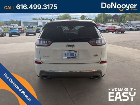 Used 2019 Jeep Cherokee Overland w/ Technology Group AWD/4WD image 4
