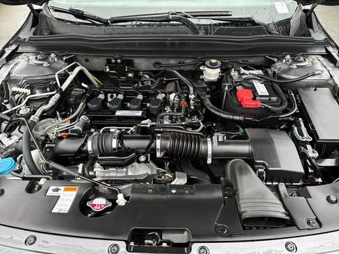 Certified 2018 Honda Accord Sport image 27
