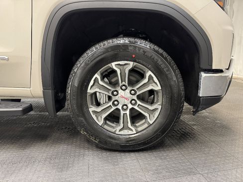New 2026 GMC Sierra 1500 SLE w/ Preferred Package image 8