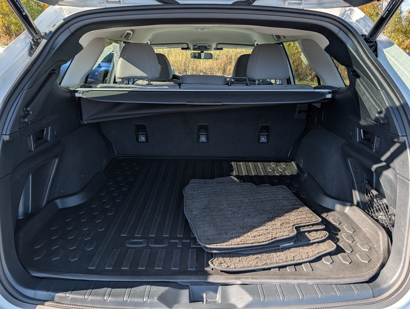 Used 2023 Subaru Outback Premium AWD/4WD image 18