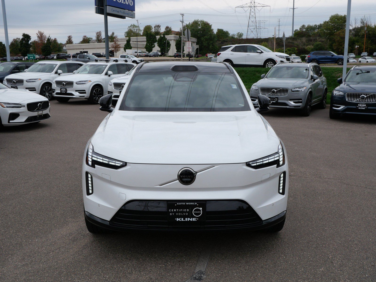 Certified 2025 Volvo EX90 Plus AWD/4WD image 2