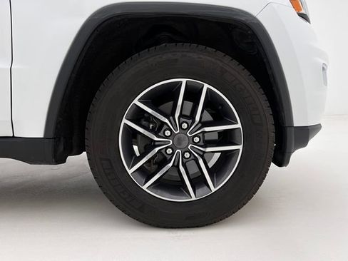 Used 2019 Jeep Grand Cherokee Limited AWD/4WD image 33