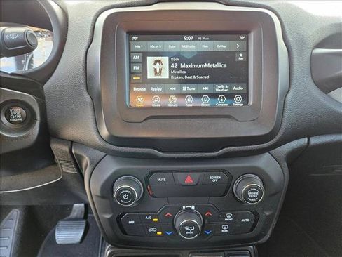 Used 2020 Jeep Renegade Altitude FWD image 15