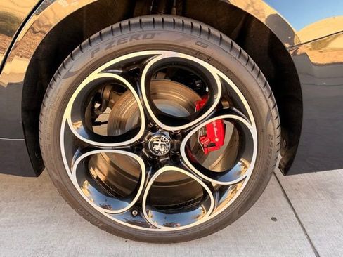 Used 2024 Alfa Romeo Giulia Veloce image 6