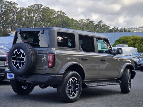 New 2026 Ford Bronco Outer Banks AWD/4WD image 4