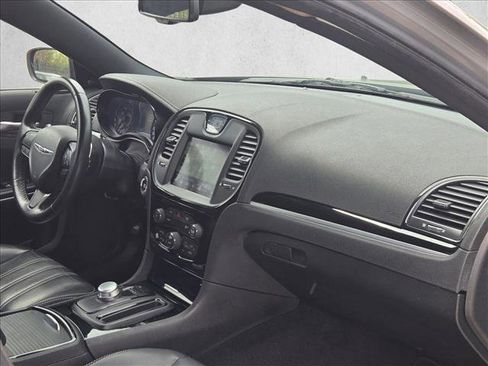 Used 2019 Chrysler 300 S image 21