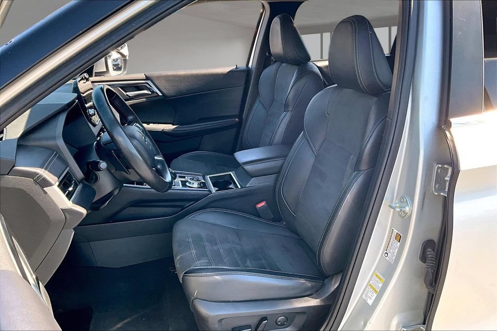Used 2024 Mitsubishi Outlander SE Black Edition AWD/4WD image 25