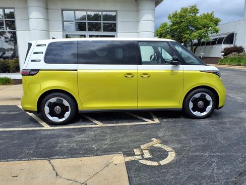 New 2025 Volkswagen ID. Buzz Pro S Plus image 8