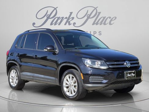 Used 2018 Volkswagen Tiguan Limited w/ Premium Package FWD image 7