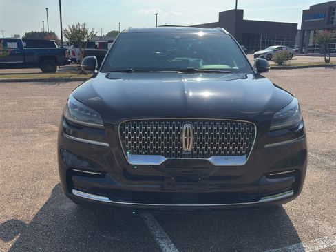 Used 2022 Lincoln Aviator Reserve w/ Elements Package Plus AWD/4WD image 2