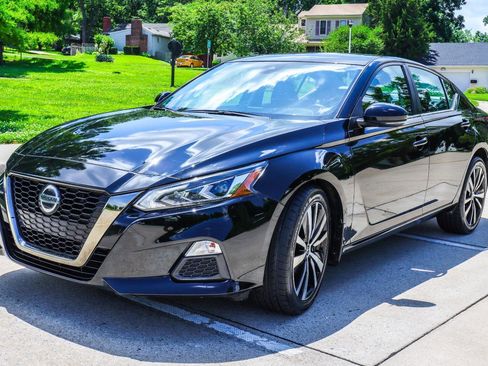 Used 2021 Nissan Altima 2.5 SR w/ SR Premium Package AWD/4WD image 3